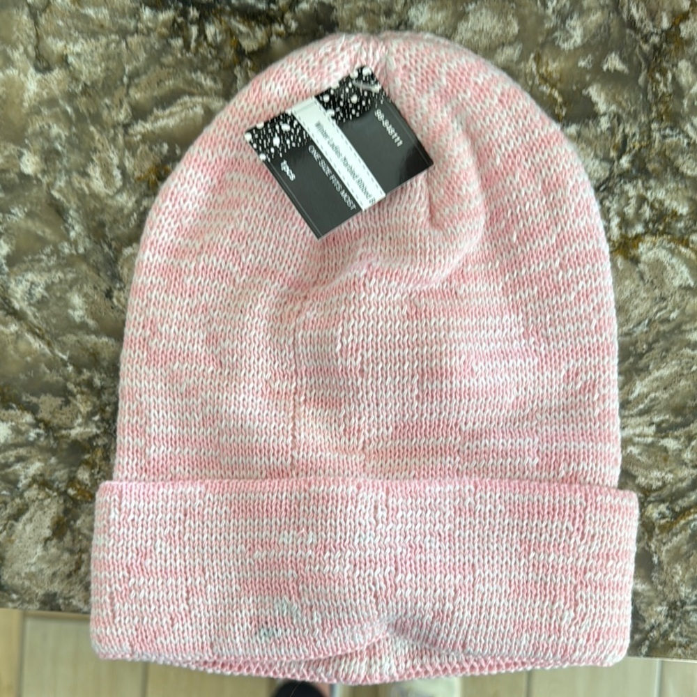 NWT Pink Knit Beanie / E37
